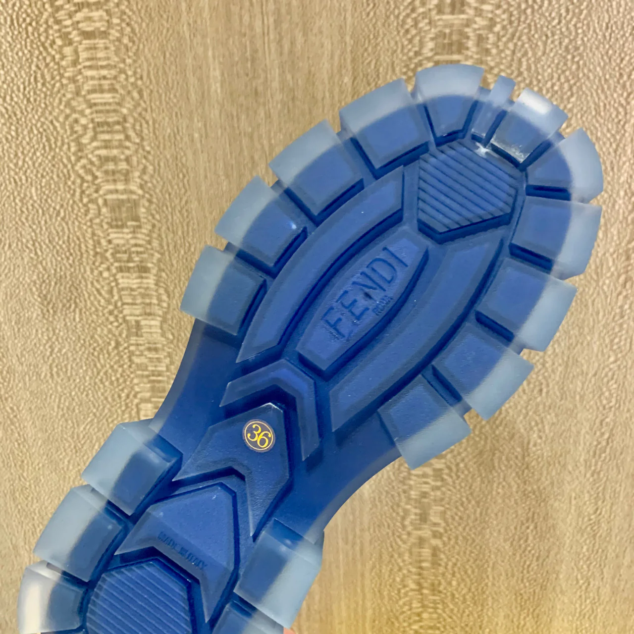 Ботинки Fendi на платформе со шнуровкой - черные