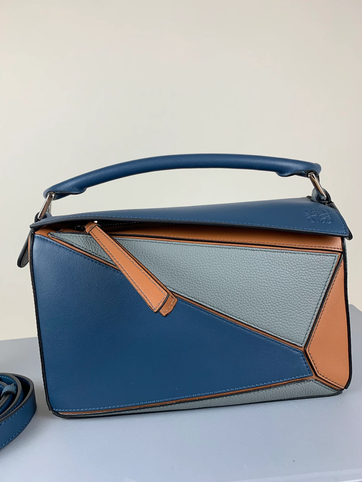 Сумка Loewe Puzzle из телячьей кожи - 3