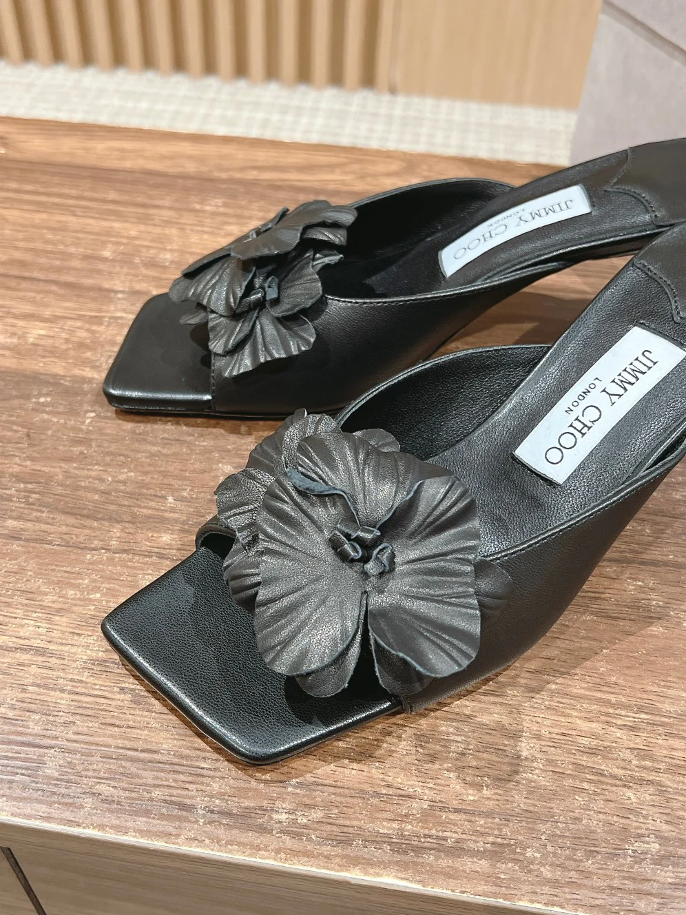 Jimmy - Туфли на каблуке с бантиком - Черные