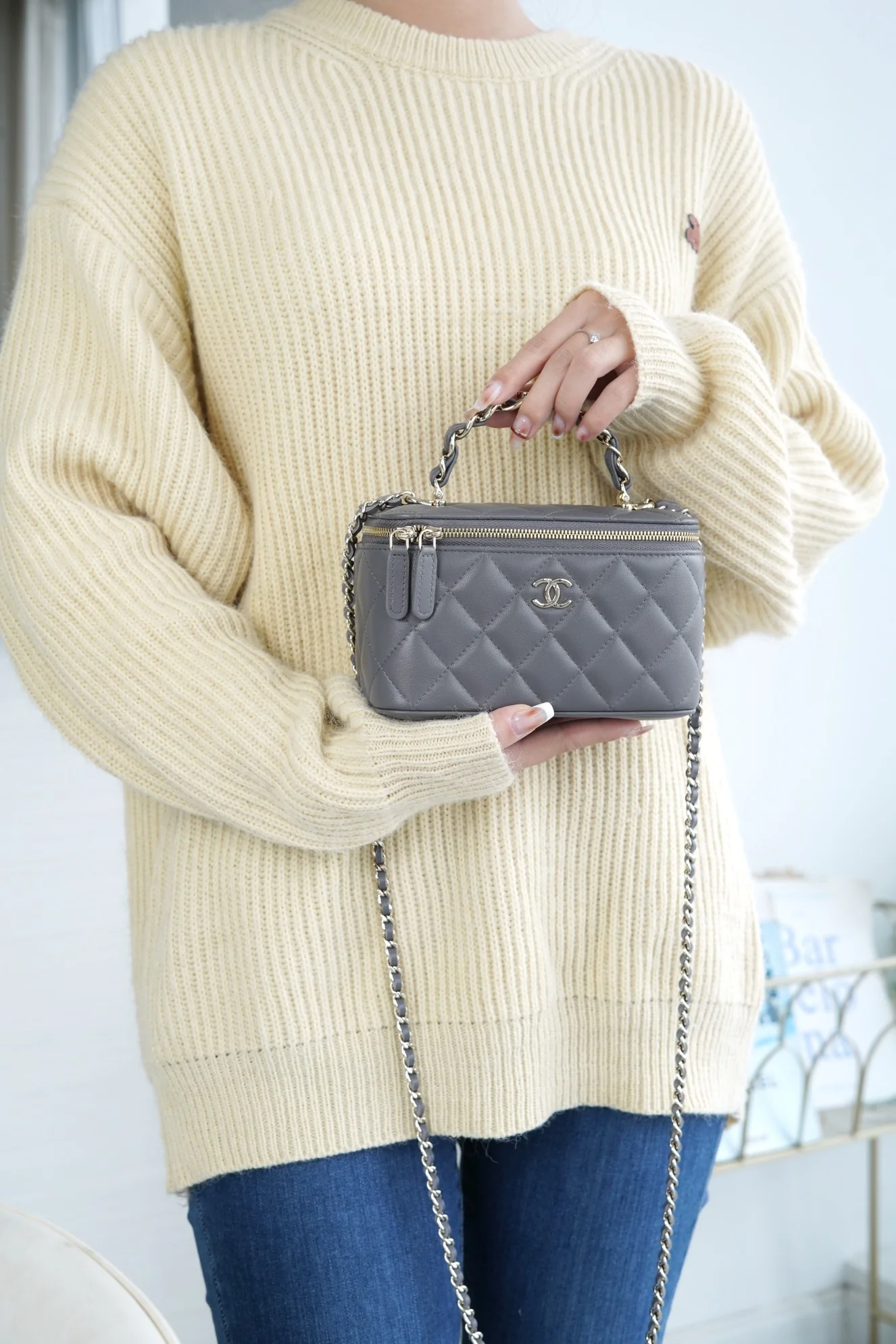 Длинная сумка Chanel - серая