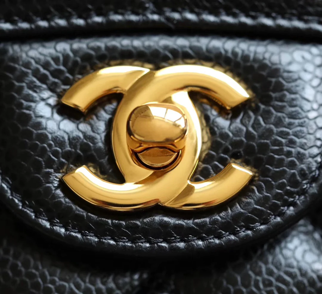 Chanel - Икра - Сумка CF - Черная с золотой фурнитурой - 25 см