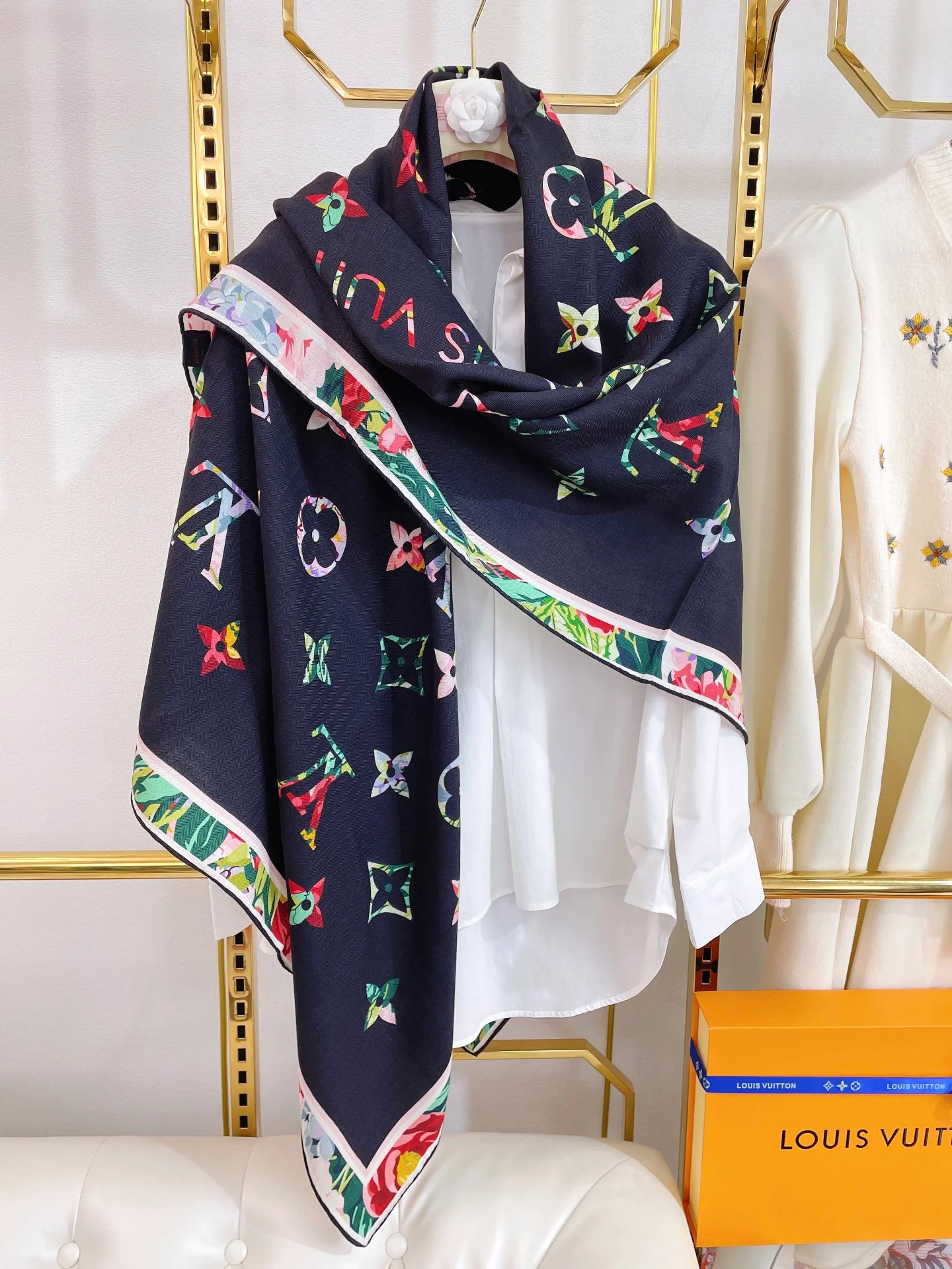 Квадратный шелковый бархатный шарф Hermes - 140 см - 70% кашемир - 30% шелк