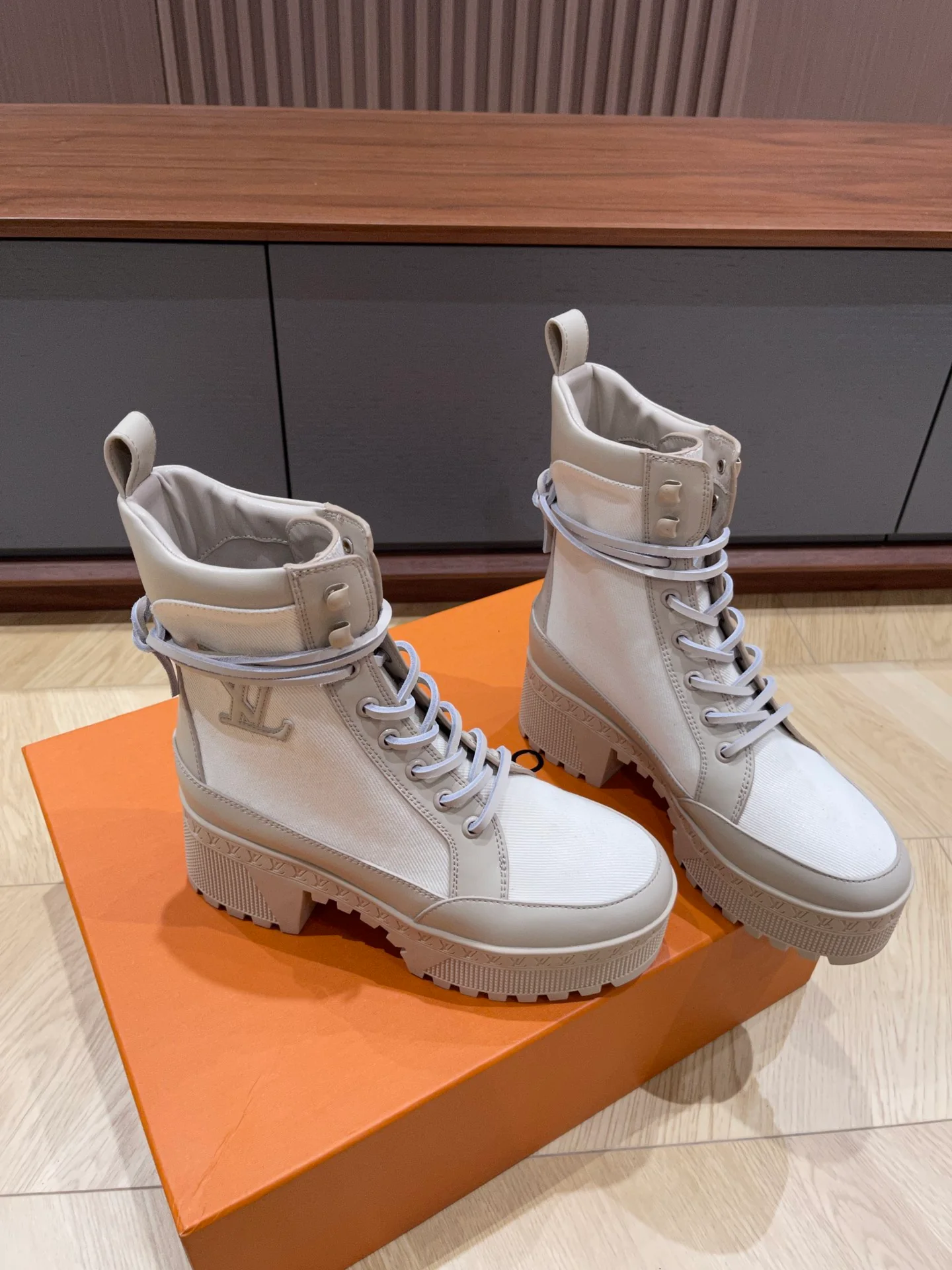 LV-2024 - Повседневные ботинки - Цвет 