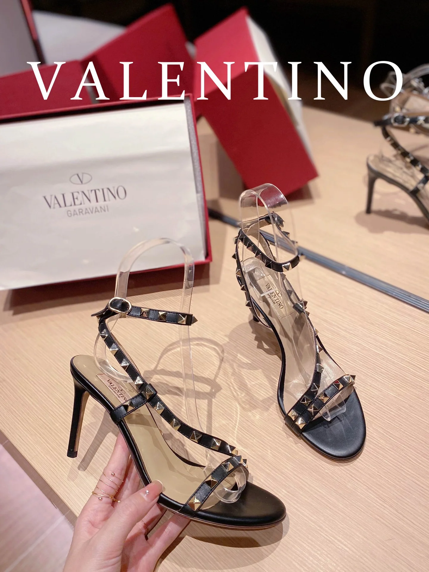 Valentino - Сандалии и туфли на высоком каблуке