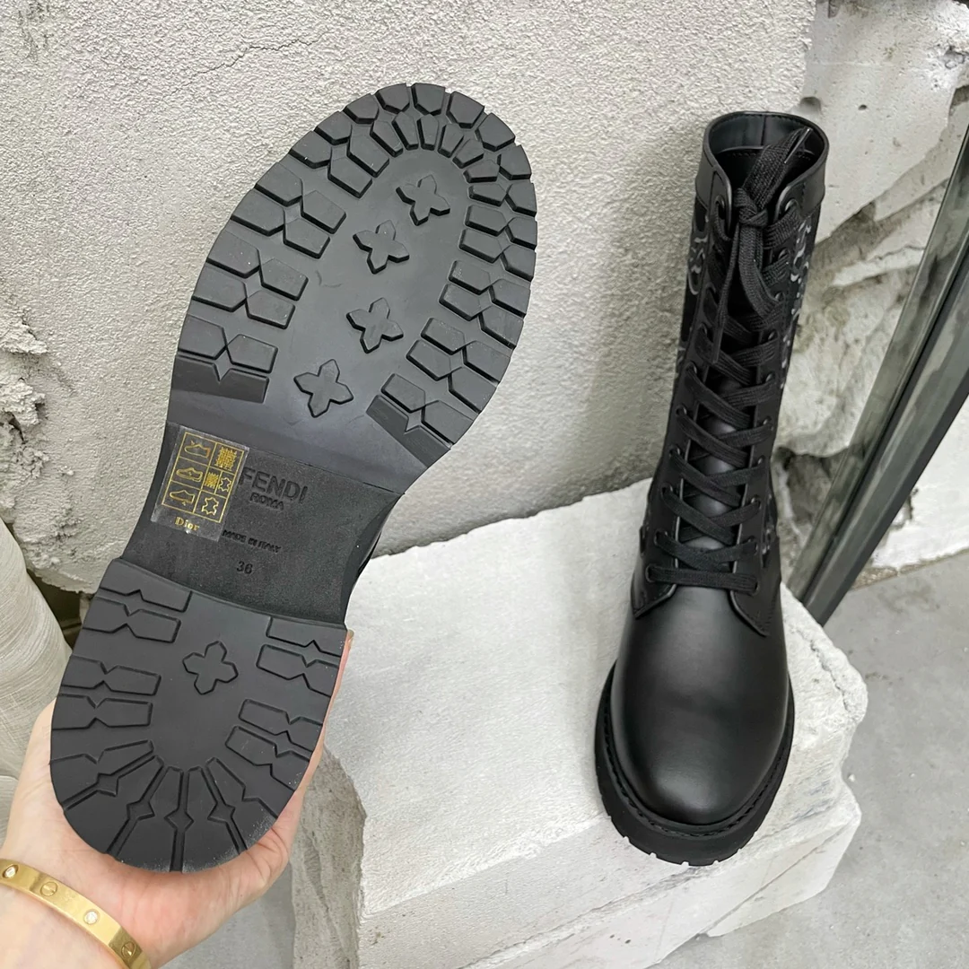 Fendi - Высокие сапоги на шнуровке - Черные