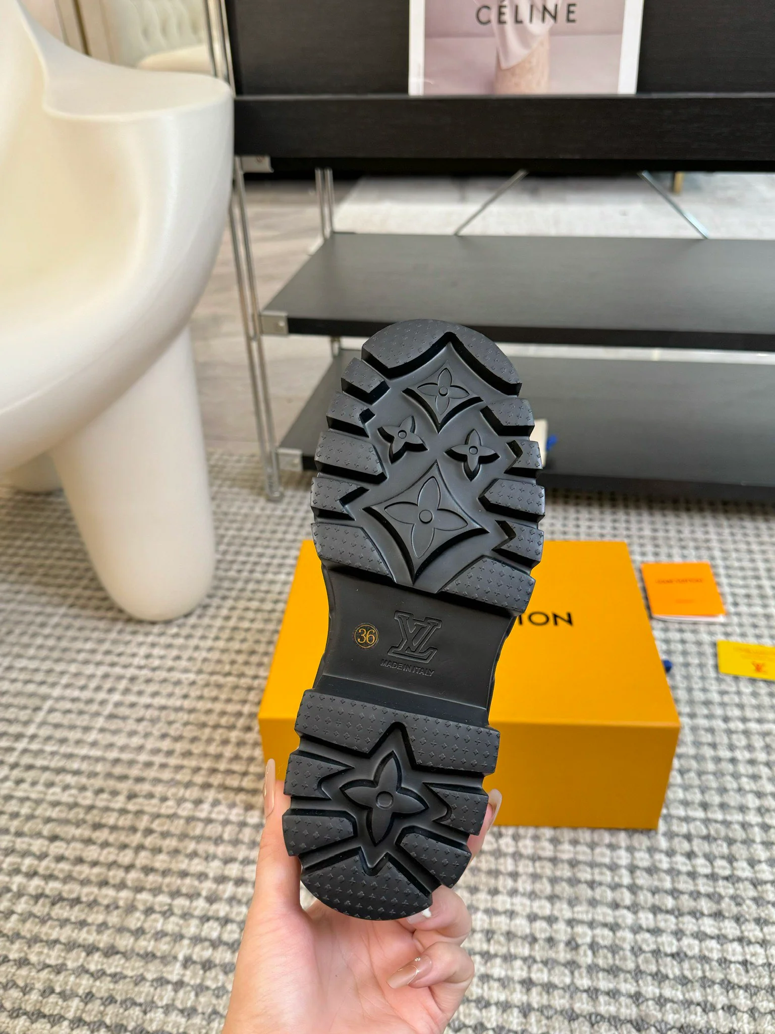 Ботильоны на платформе LV-2024 - белые