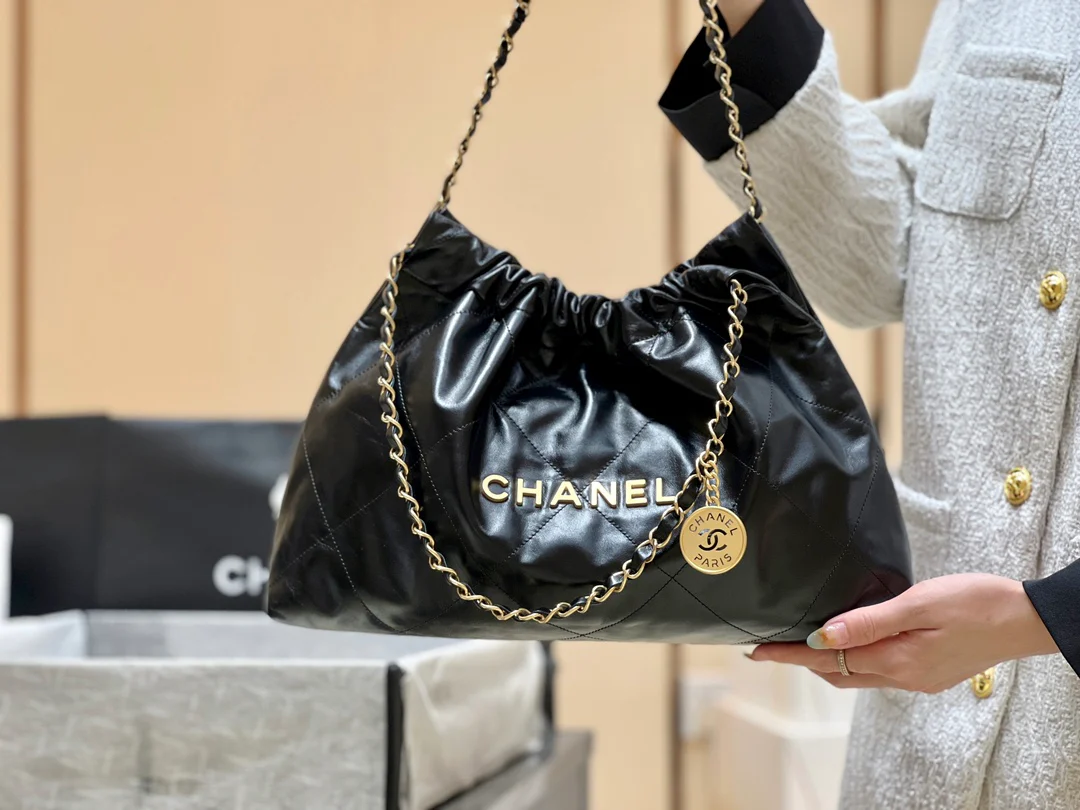Мусорный мешок Chanel Retro с горизонтальной золотой цепочкой - черный