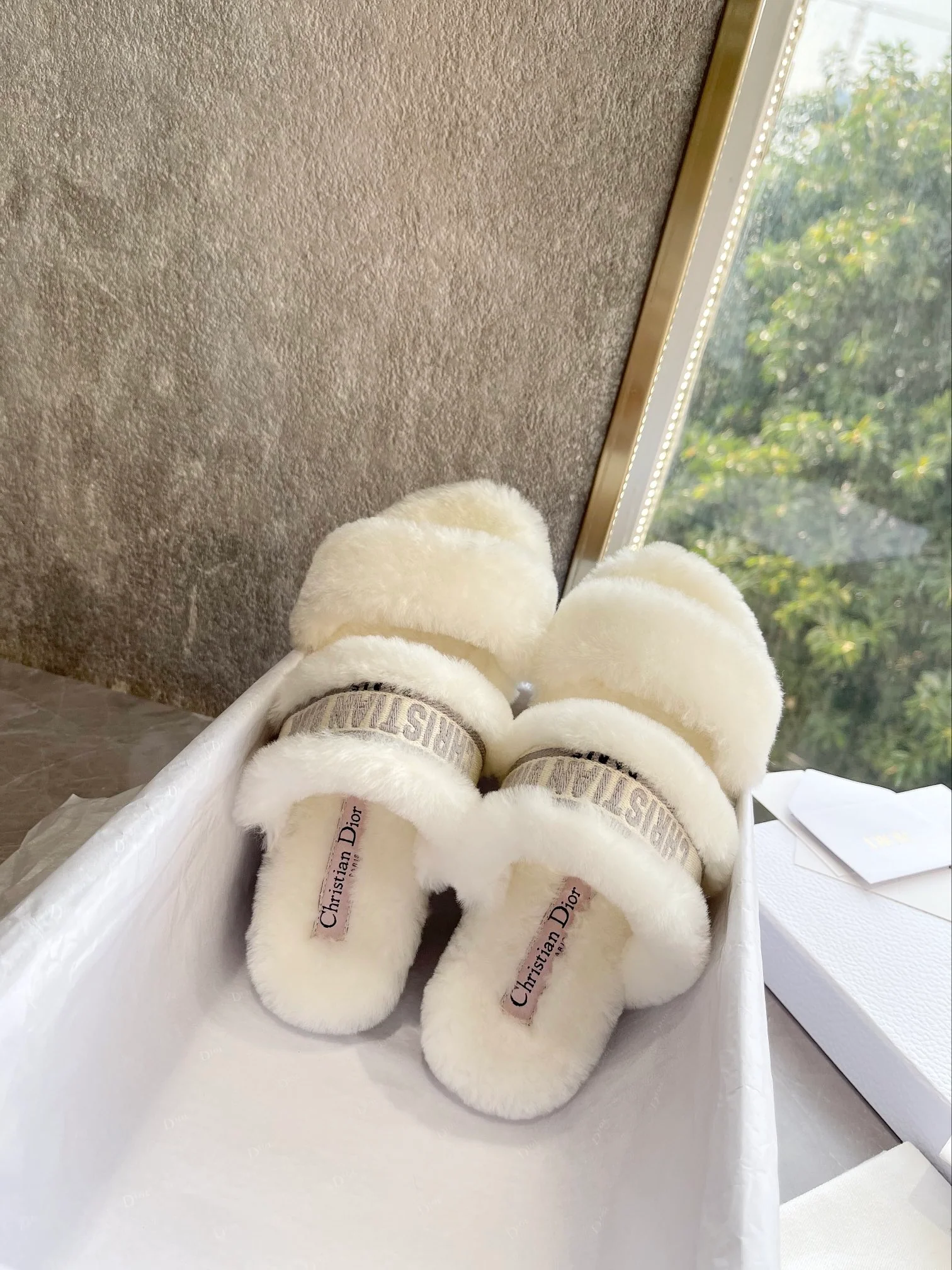 Плоские тапочки Dior с вышитым полосатым логотипом, на флисовой подкладке - розовые - 1 шт.