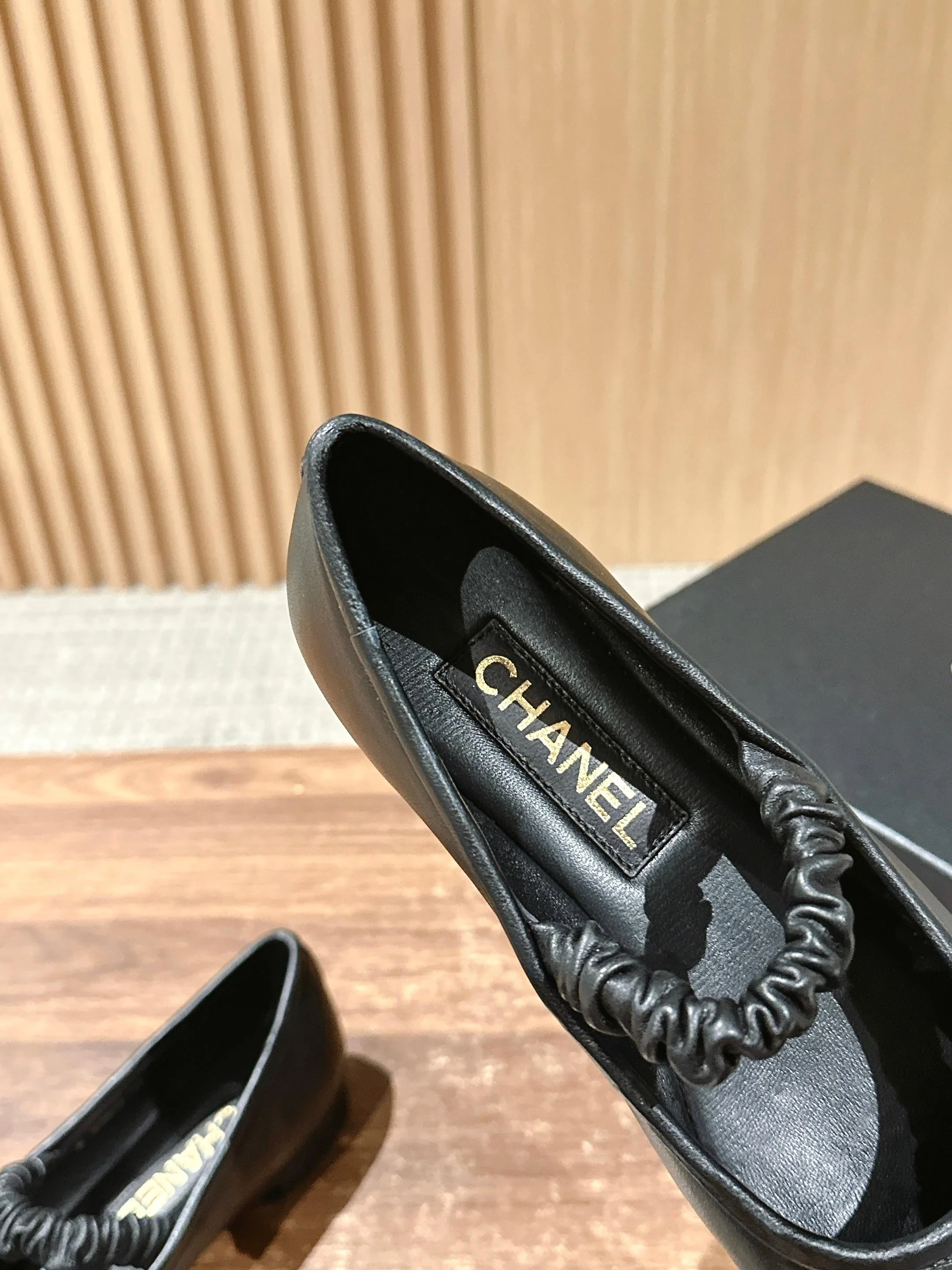 Новинка сезона весна/лето 2025 от Chanel - туфли Мэри Джейн - черная кожа.