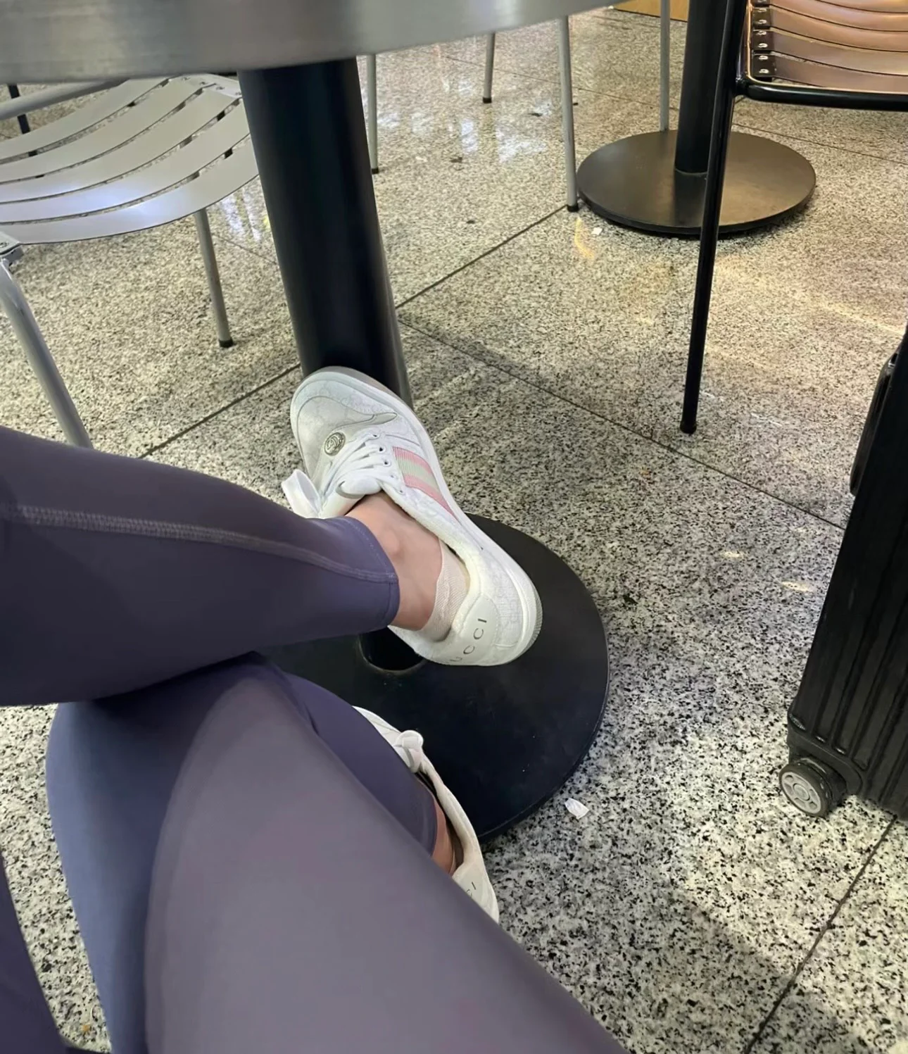 Потертые кроссовки Gucci — модель унисекс