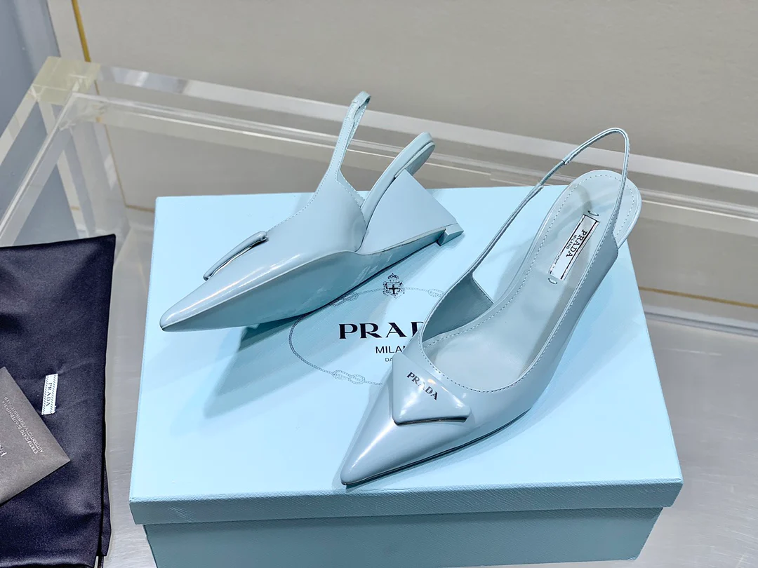 Prada - Синие туфли на низком каблуке