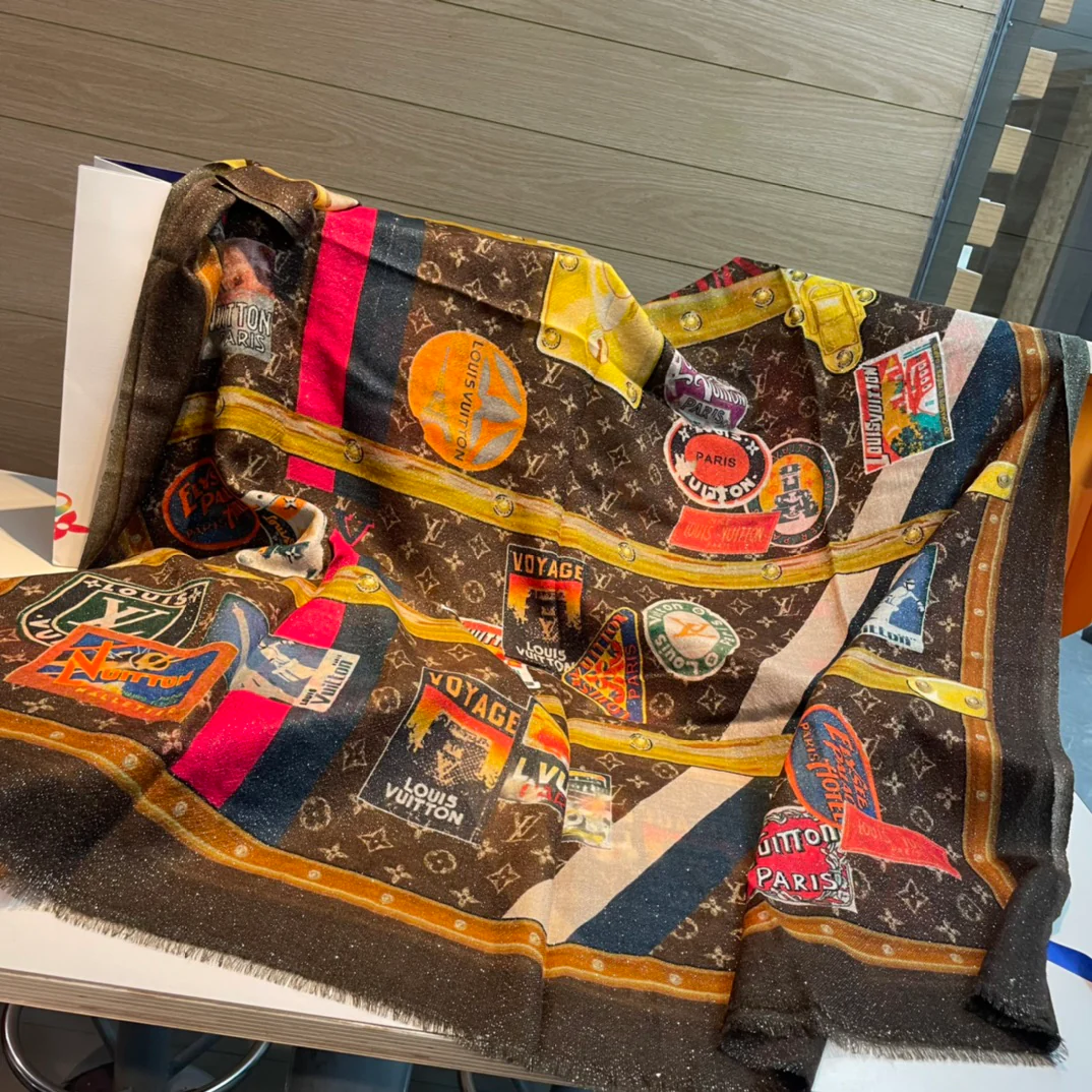 Шарф LV-2024 с буквенным узором 110-200