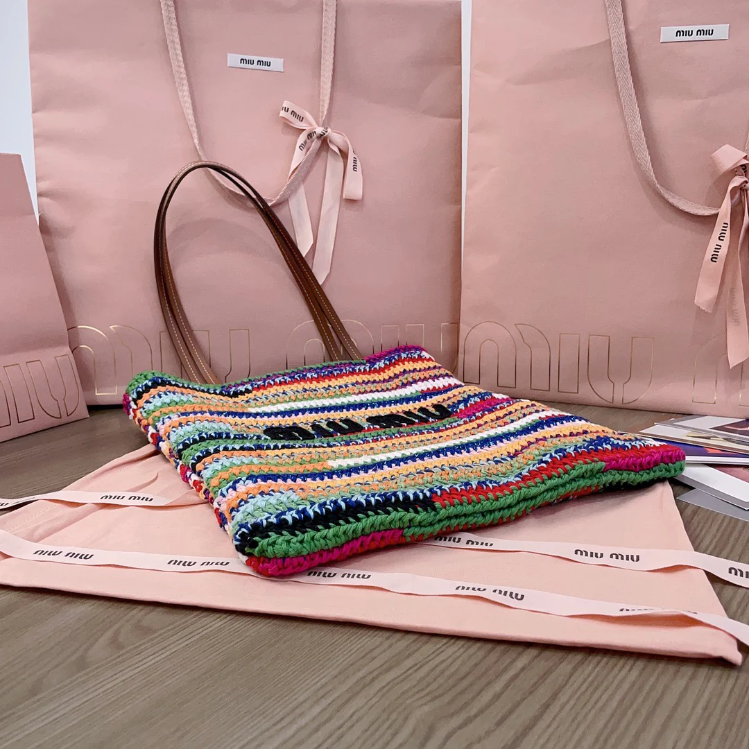 Сумка-шоппер Miu Miu-5bg228 из хлопчатобумажной пряжи, сотканной из соломы.