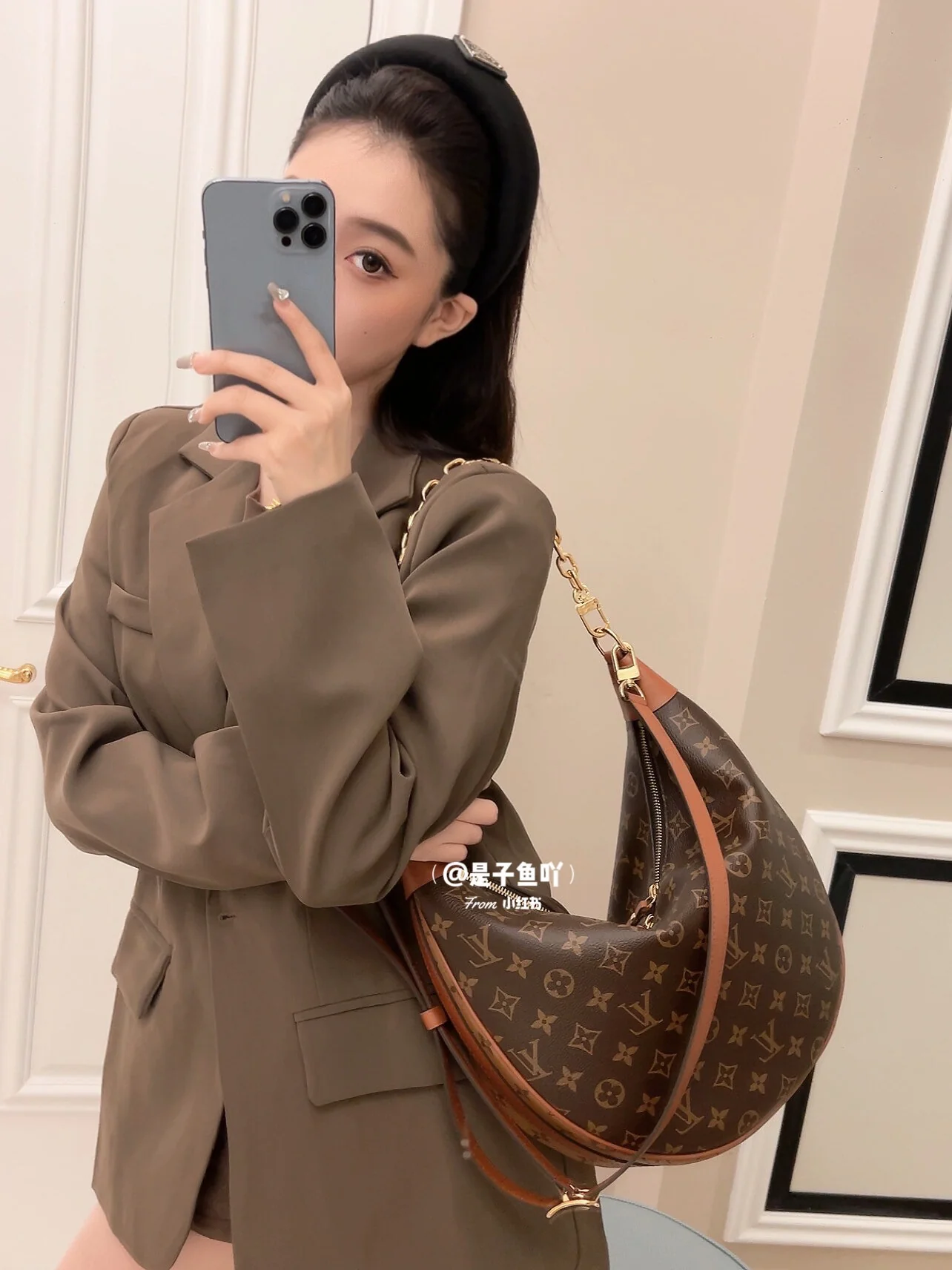 m46311-LV-loop-hobo-monogram большая сумка-полумесяц