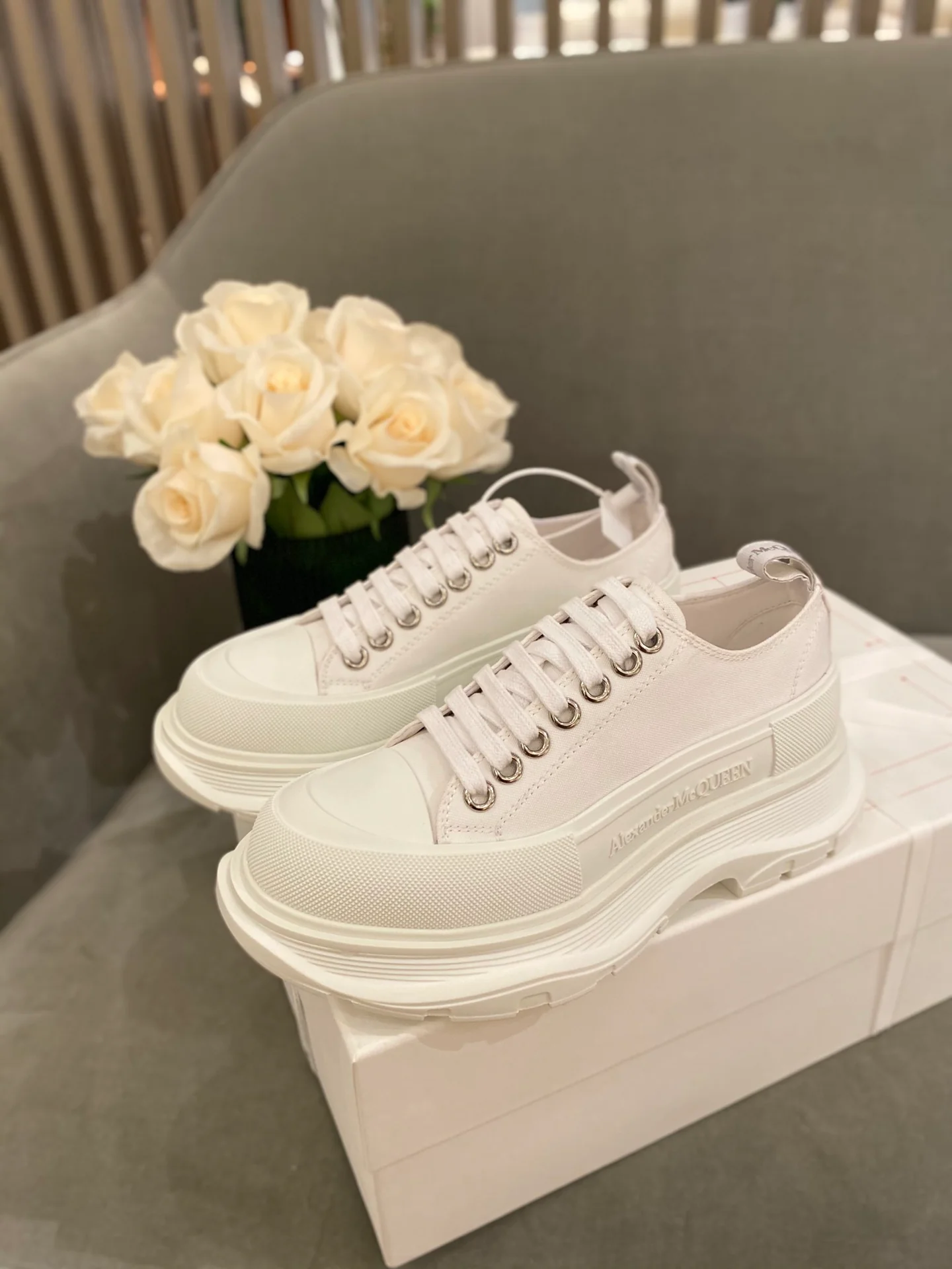 Кроссовки на платформе McQueen из парусины - унисекс - белые