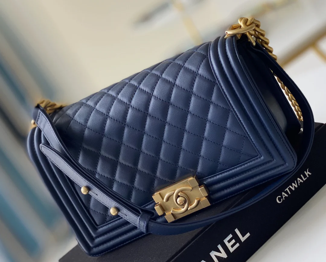 Chanel-boy-25cm-21