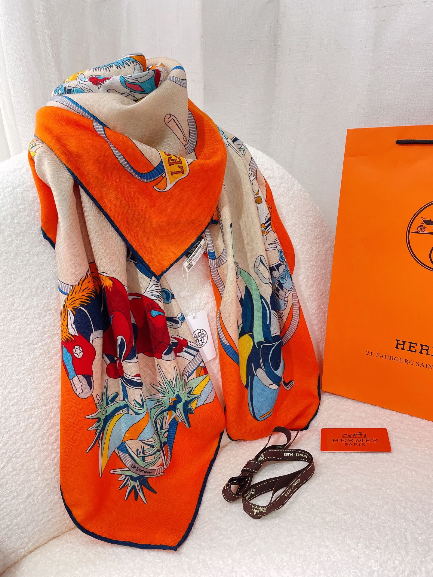 Квадратный шарф Hermes Mustang - 140 см - 70% кашемир - 30% шелк