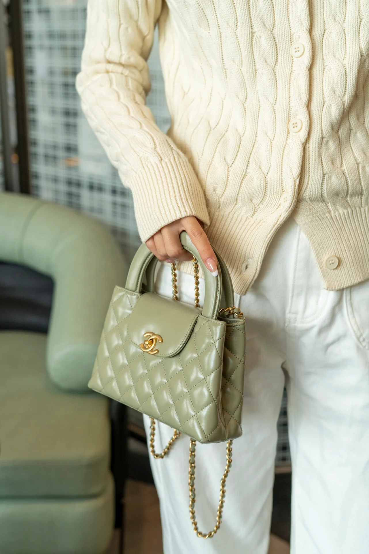 Сумочка Chanel Kelly на цепочке, большой размер, цвет авокадо.