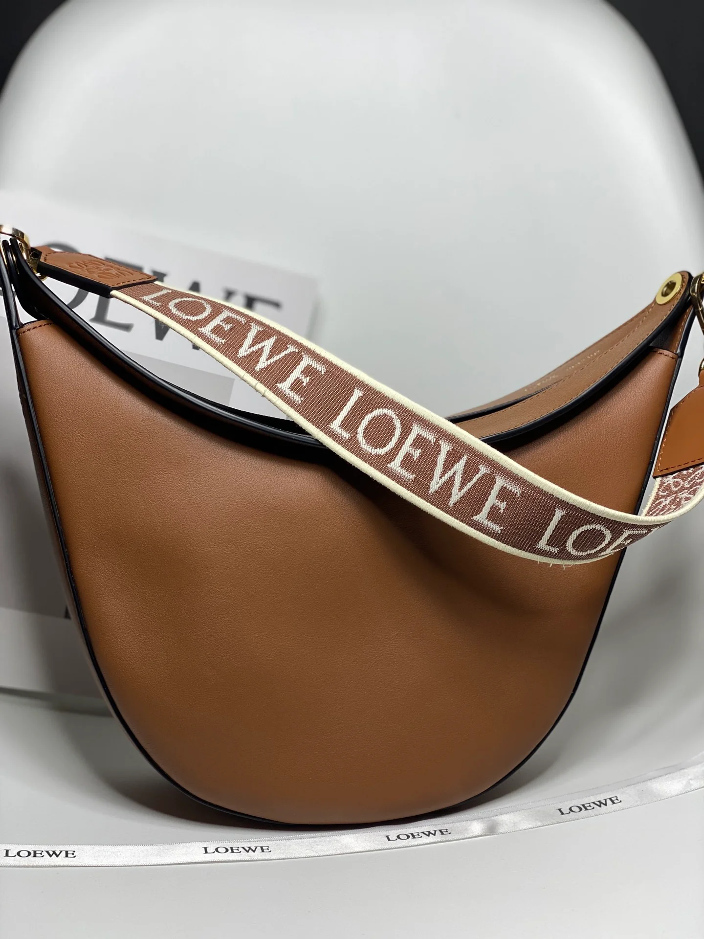 Сумка ?Луна? из коллекции Loewe Luna.