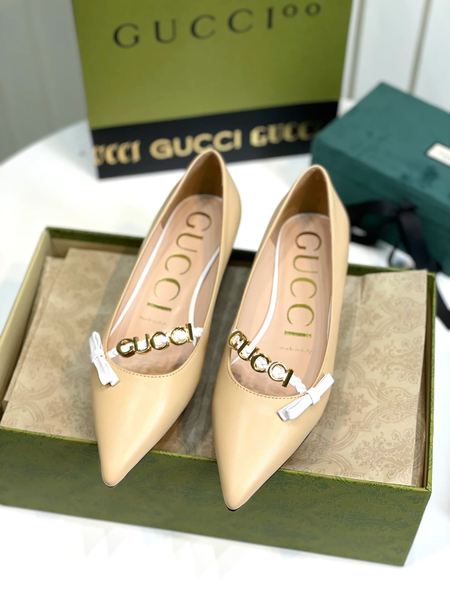 балетки Gucci с острым носком