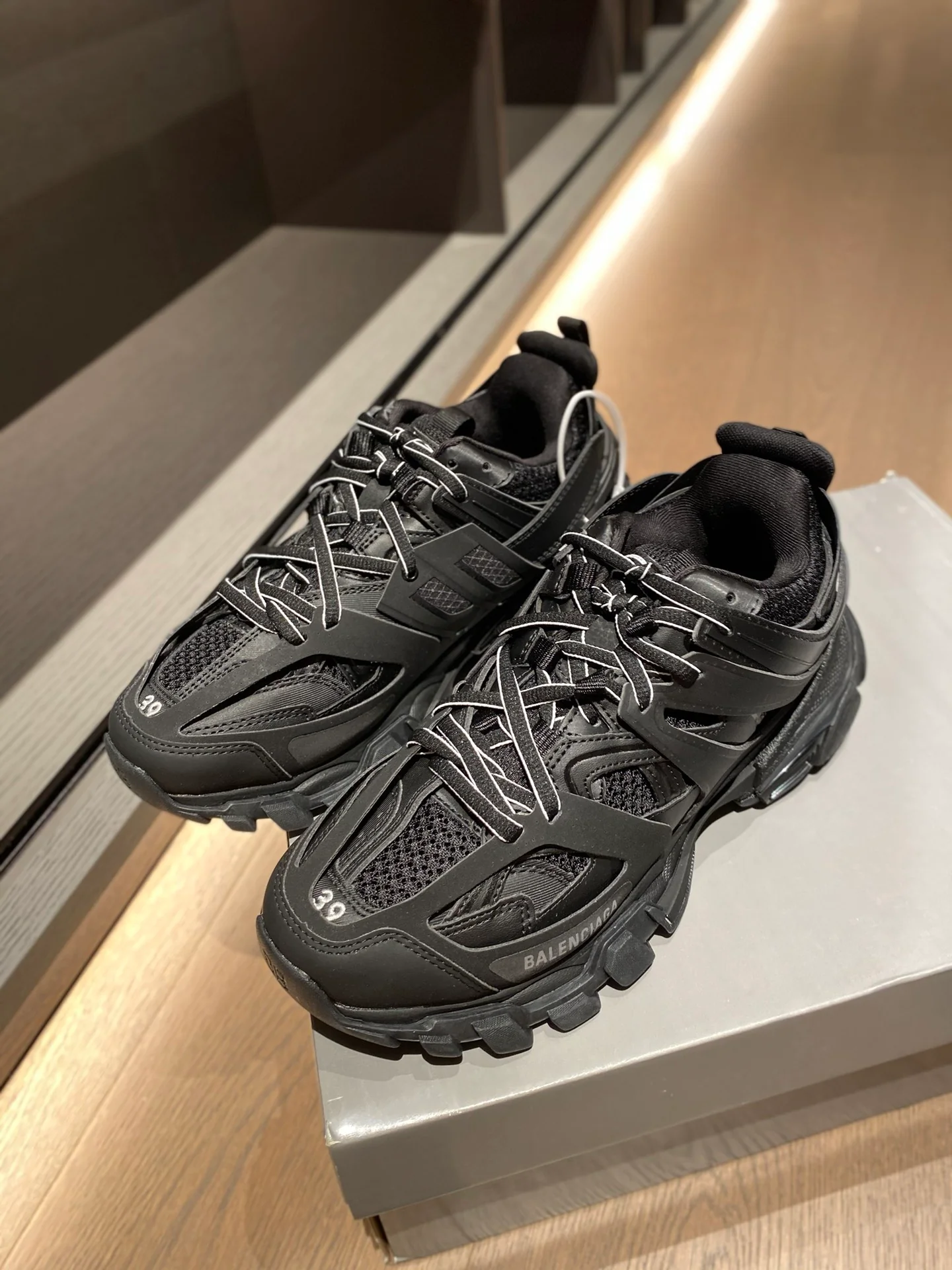 Balenciaga - Папины кроссовки