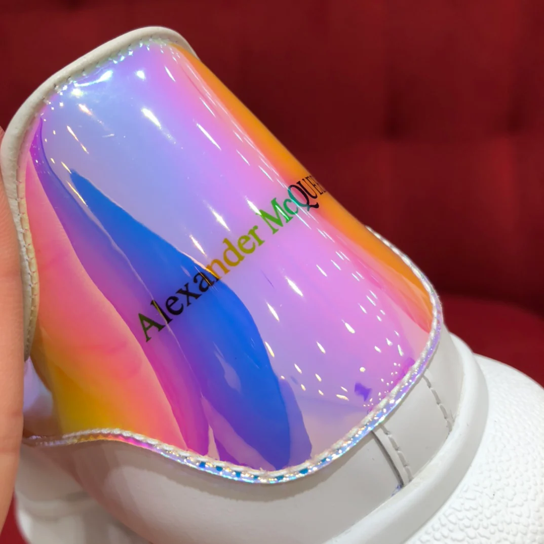 Классические белые кроссовки McQueen - светоотражающая пудра