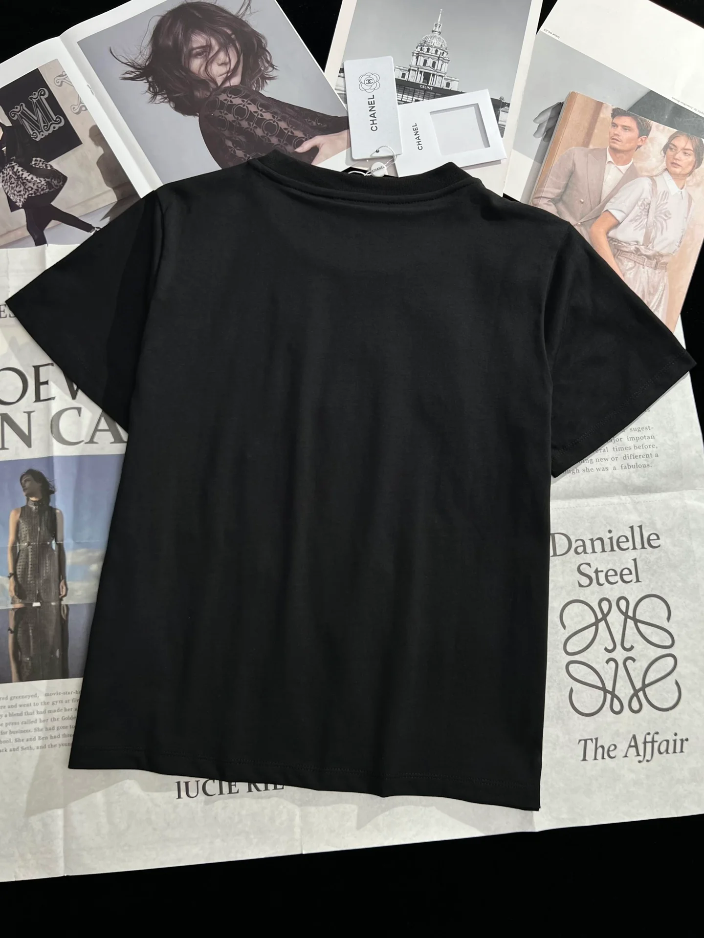 Chanel 2403 - Высококачественная работа, узор из пайеток в виде четырехлистного клевера, художественная хлопковая футболка с круглым вырезом - черная