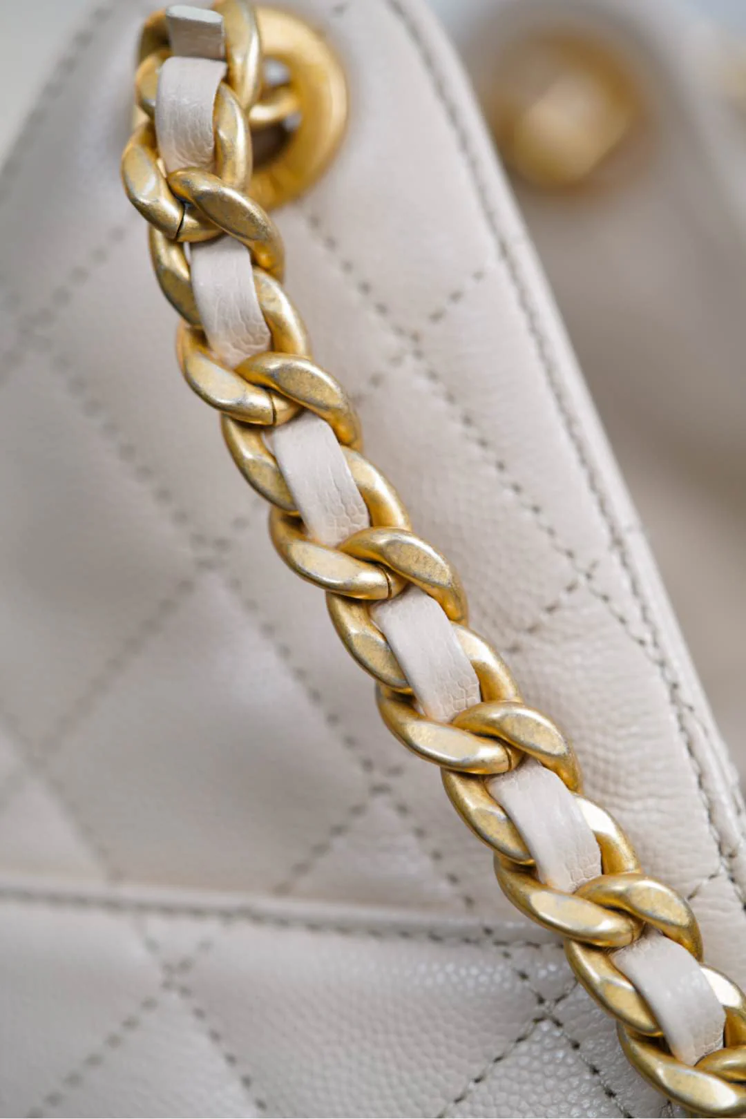 Сумка Chanel 25s 25bag Caviar Drawstring Hobo Small - Off-white