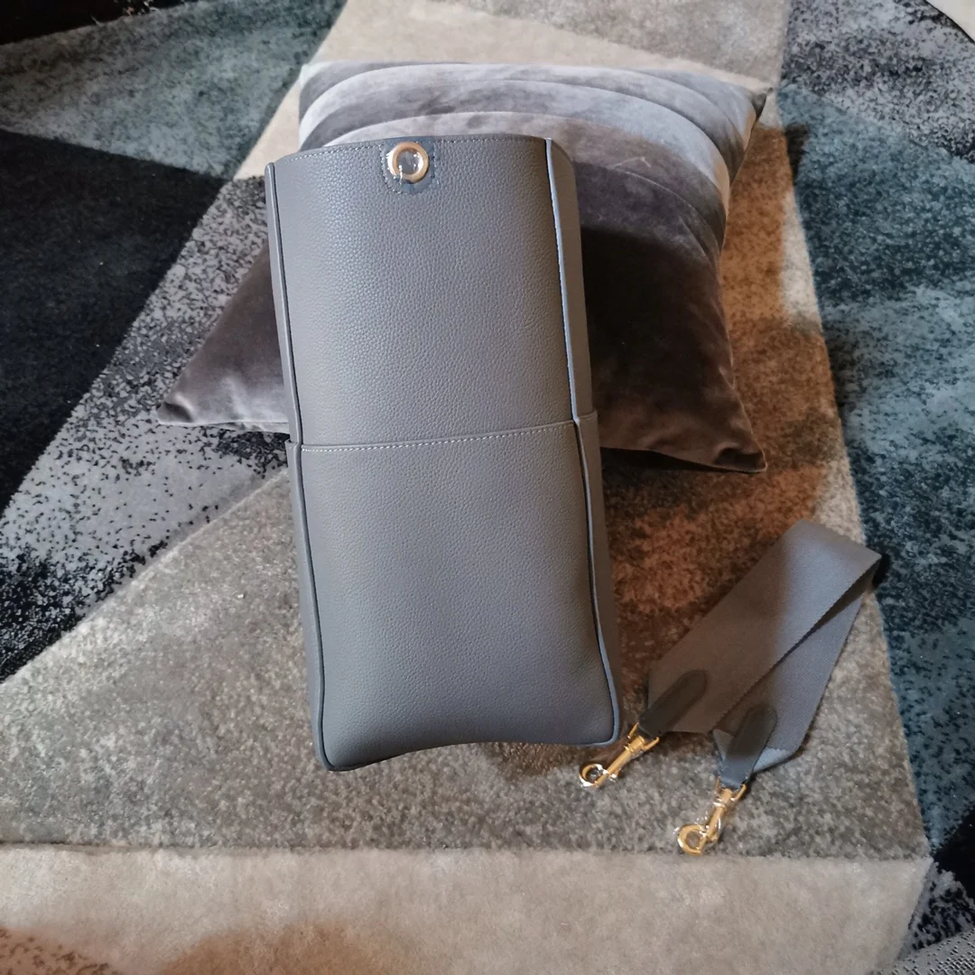 Celine-suau-sangle-large-elephant gray