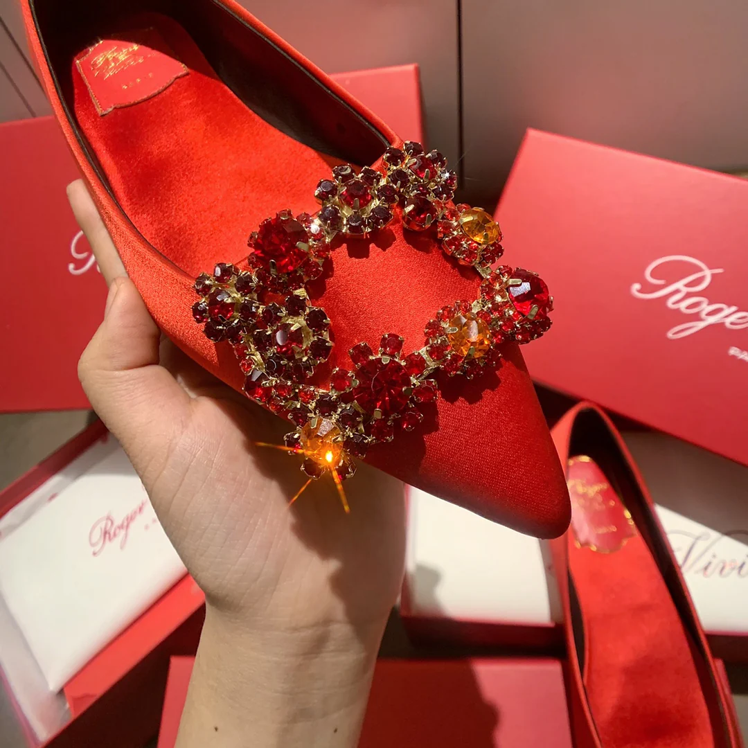 RV - Плоское дно - Шелк с застежкой из страз - Красный