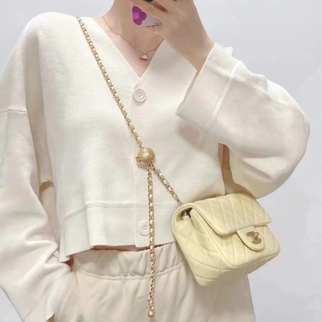 Chanel - Квадратная сумка Gold Globe - Мини-сумочка в форме куриного желтка