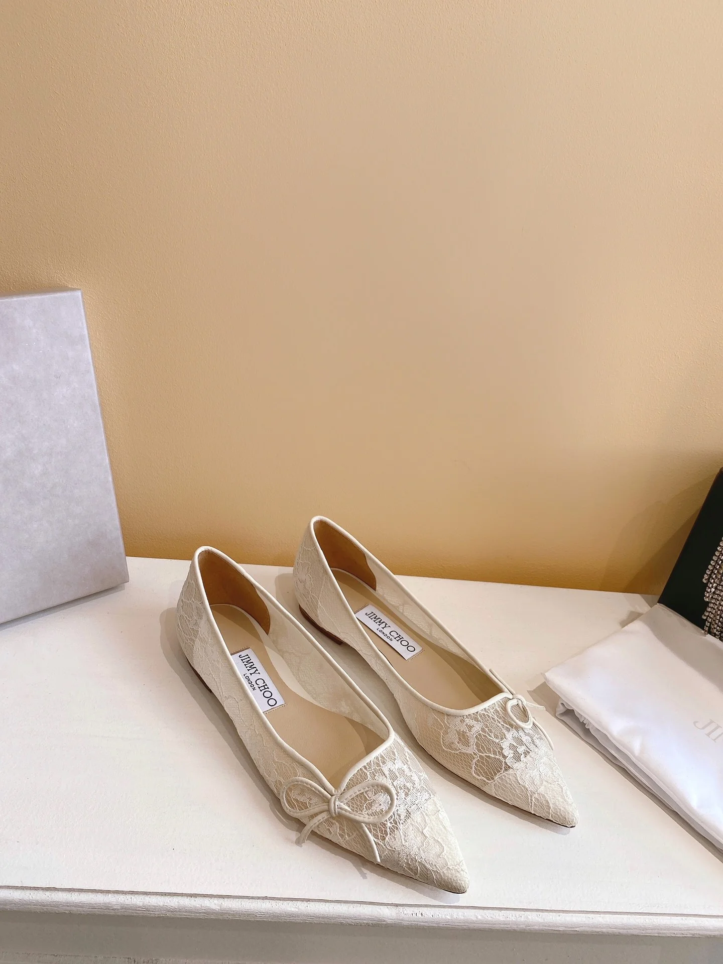 Туфли-балетки Jimmy 22ss из кружева и овечьей кожи - абрикосовые