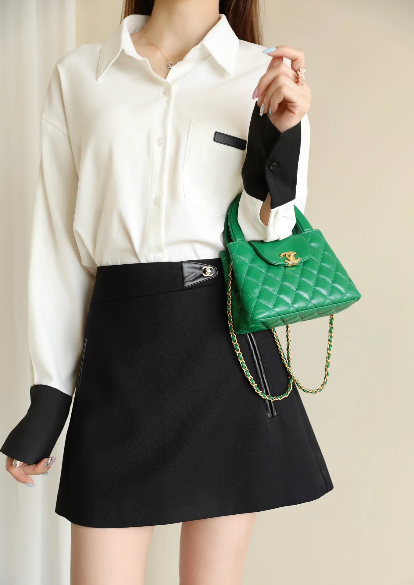 Сумка Chanel Kelly Chain, большая, изумрудно-зеленая.