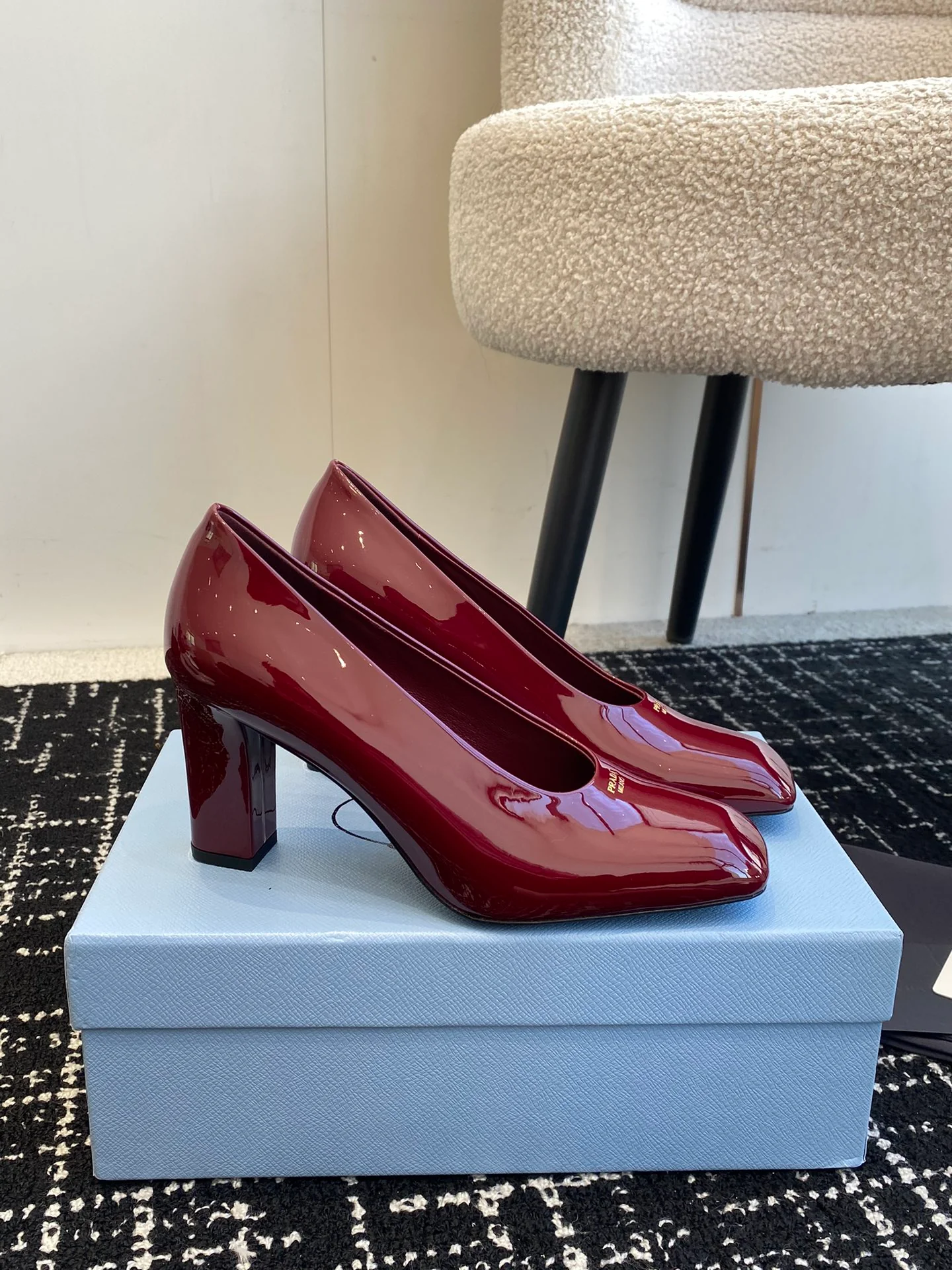 Балетки Prada 2024 на массивном каблуке с квадратным носком - красные