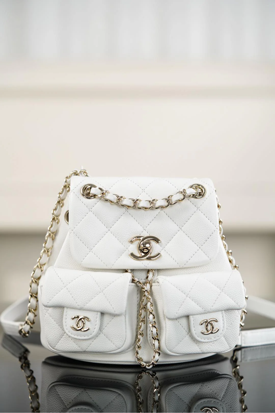 Мини-рюкзак Chanel 23p Duma из белой кожи