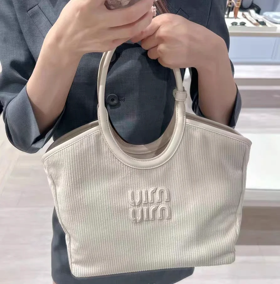 Сумка-тоут Miu Miu Ivy - Вельветовая - Маленькая - Белая