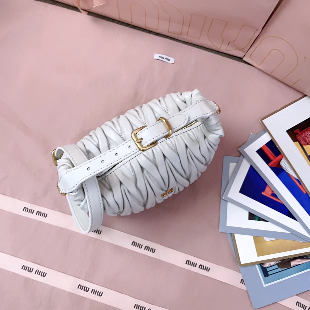 Сумка для ланча Miu Miu-5ne026-matelasse с вышивкой, мини, белая.