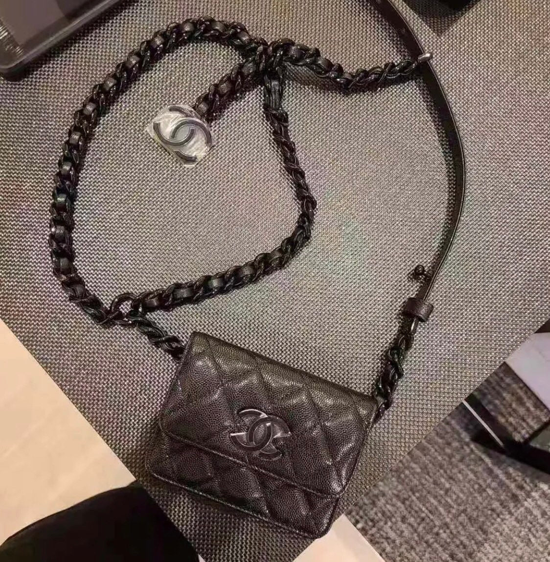 Черный держатель для карт Chanel