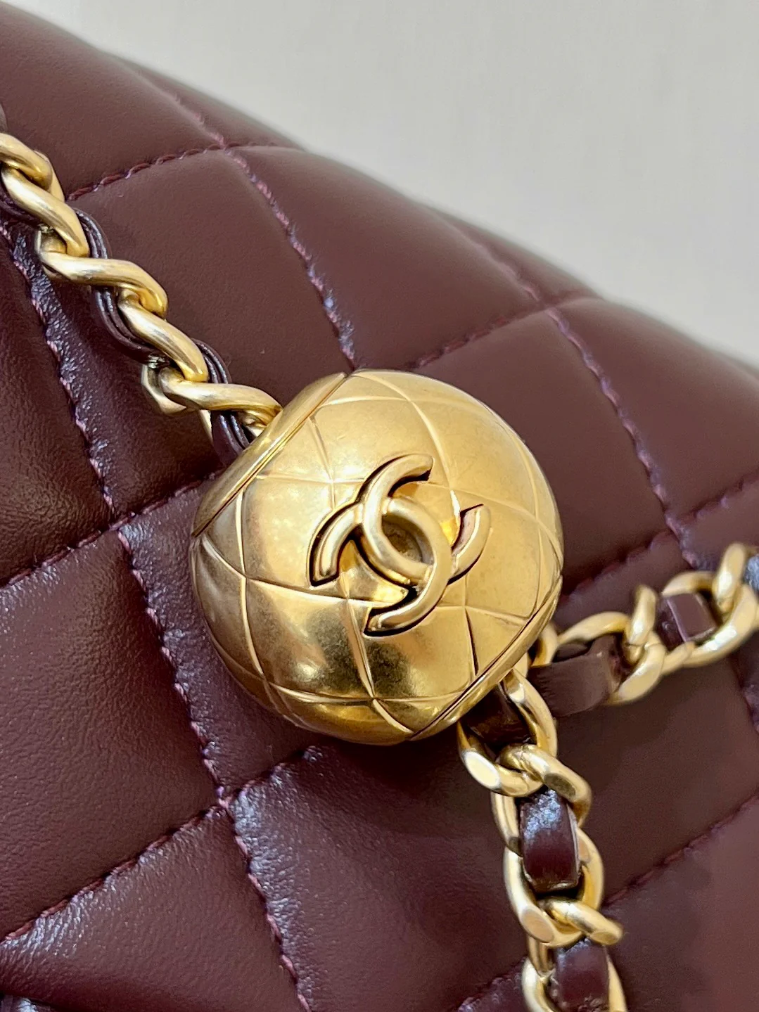 Chanel CF Gold Ball Square Fat Man - Burgundy