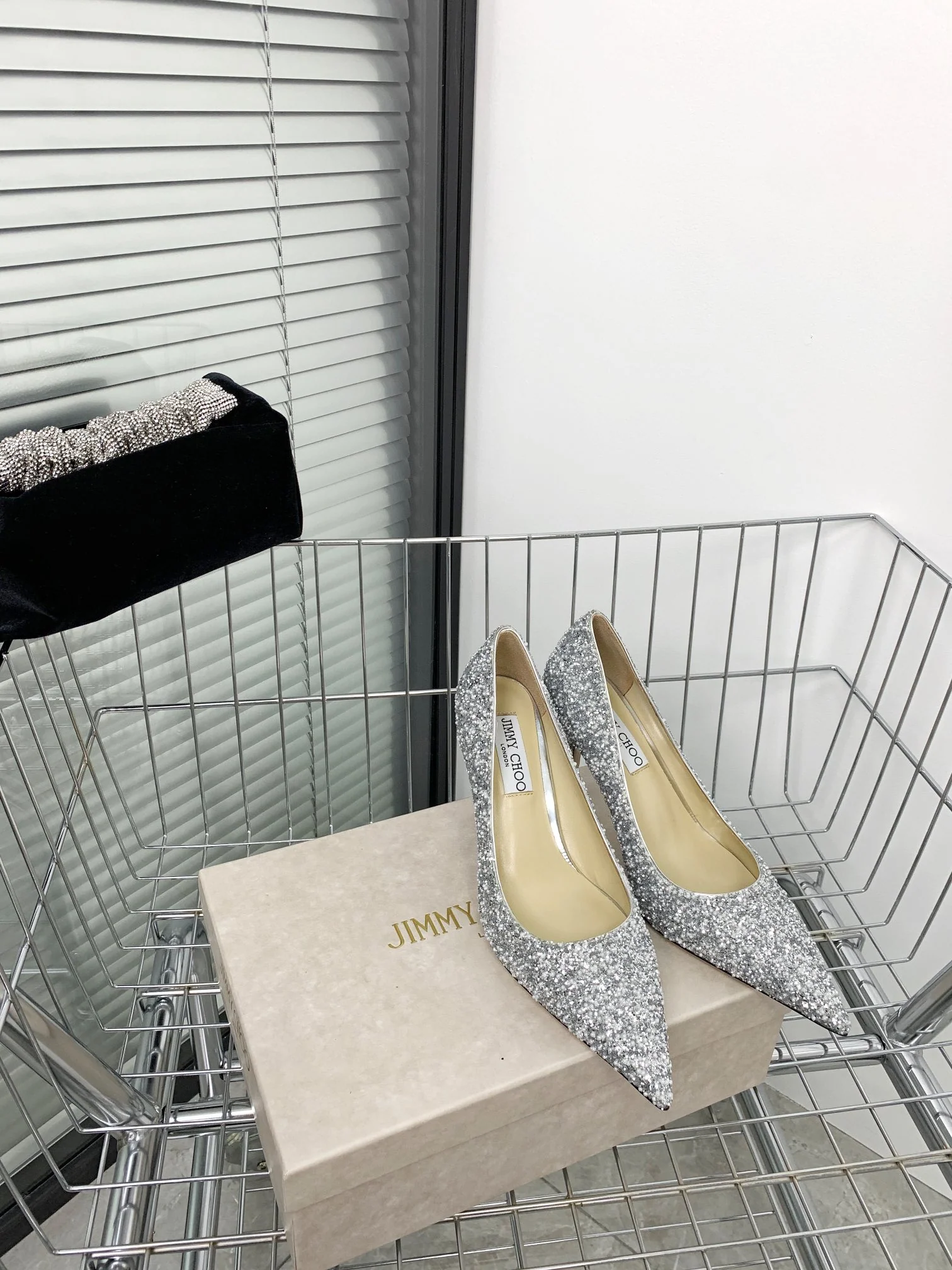 Новые поступления коллекции Jimmy весна/лето 2022 - Туфли на высоком каблуке с пайетками - 2