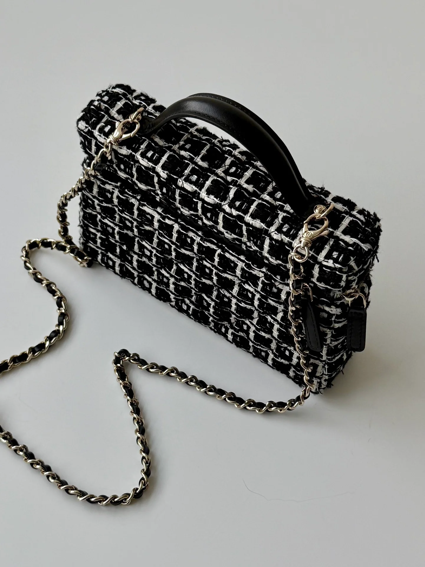 Сумка-ланч Chanel LP из шерсти, черная.