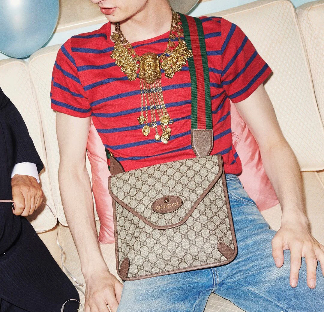 Gucci-老花斜背包