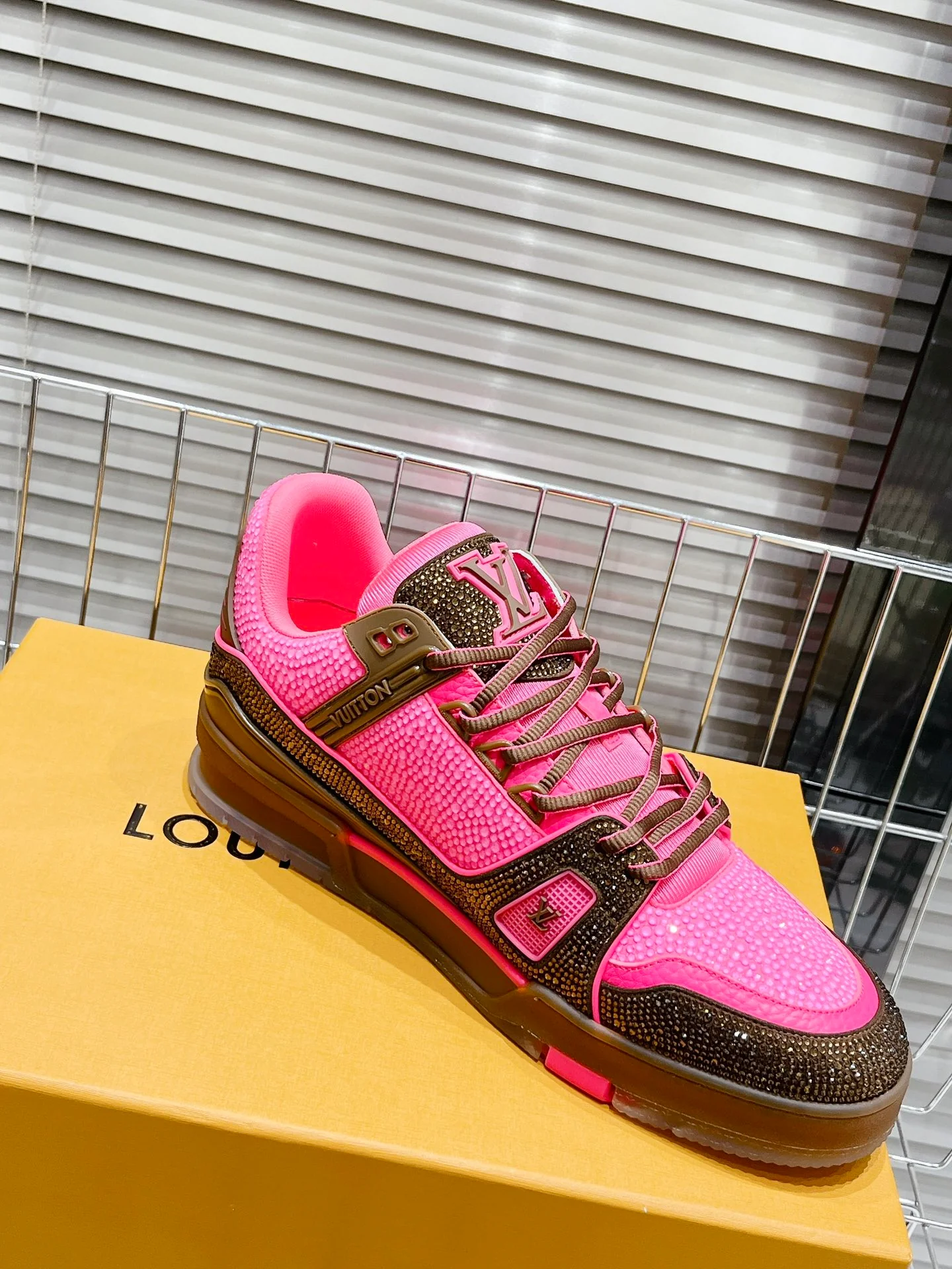 Кроссовки LV Trainer - Скейтбордистские кроссовки - Глянцевые розово-коричневые - Унисекс