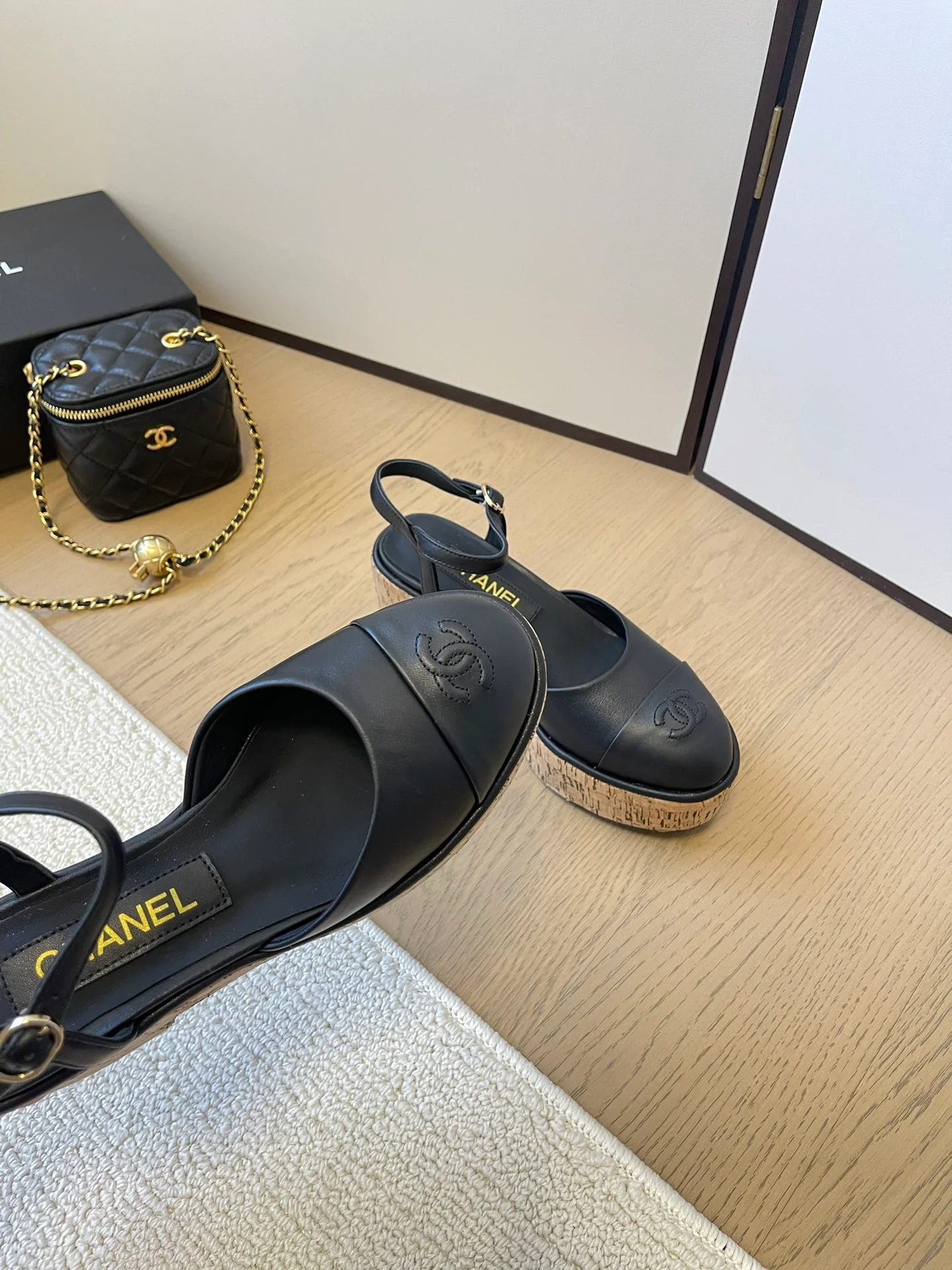 Туфли на платформе Chanel 2024 — черные