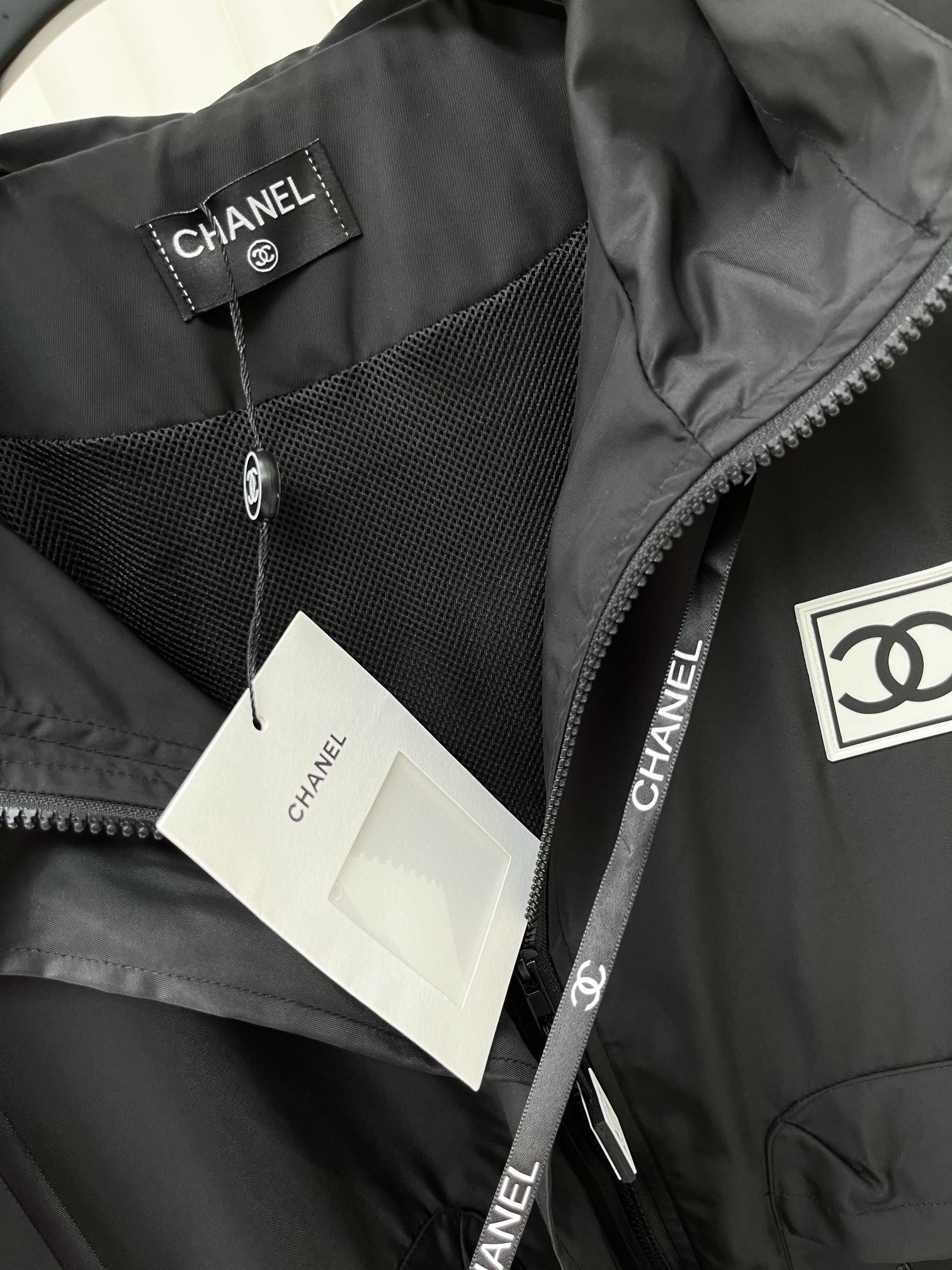 Ветровка Chanel 2403 черно-белая