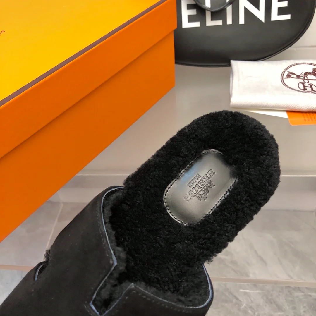 Новинка сезона осень/зима 2023 от Hermes - шерстяные тапочки с манжетой H-образной формы - унисекс - черные