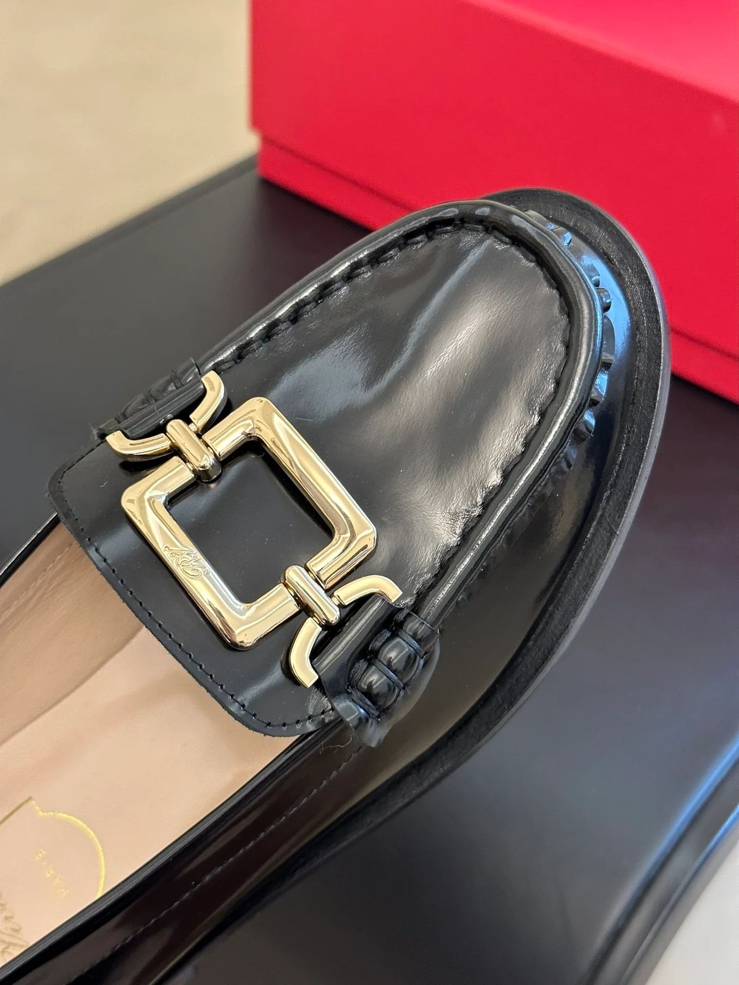 Обувь RV - Новинки сезона осень/зима 2023 - Лоферы - Балетки - Черно-золотые