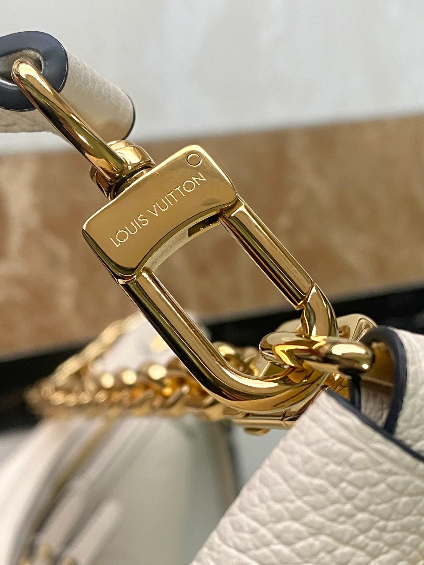 m46739-LV-loop-hobo-large half-moon bag-white