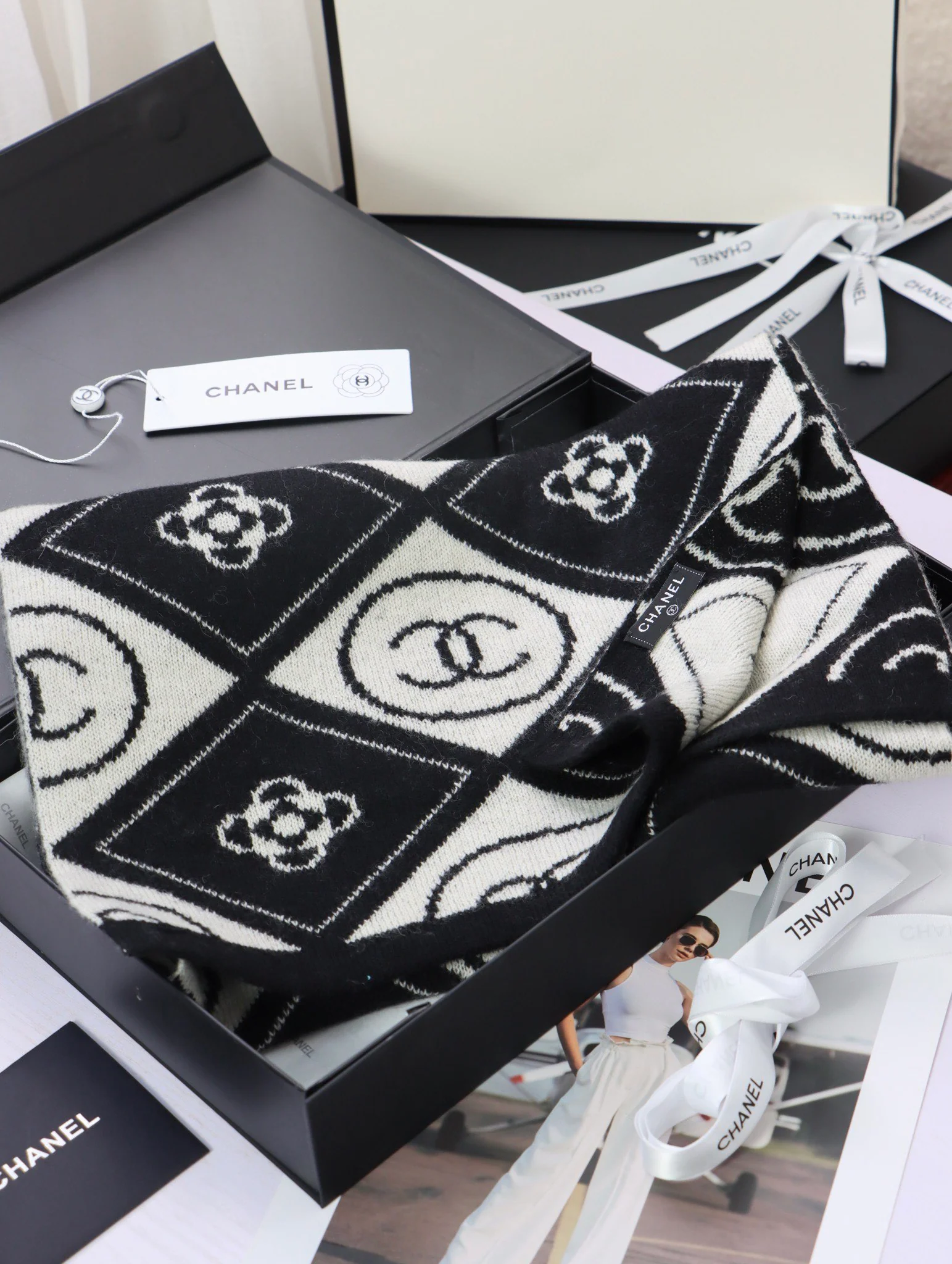 Chanel - Плетеный шарф с кисточками - 35 см - 180 см