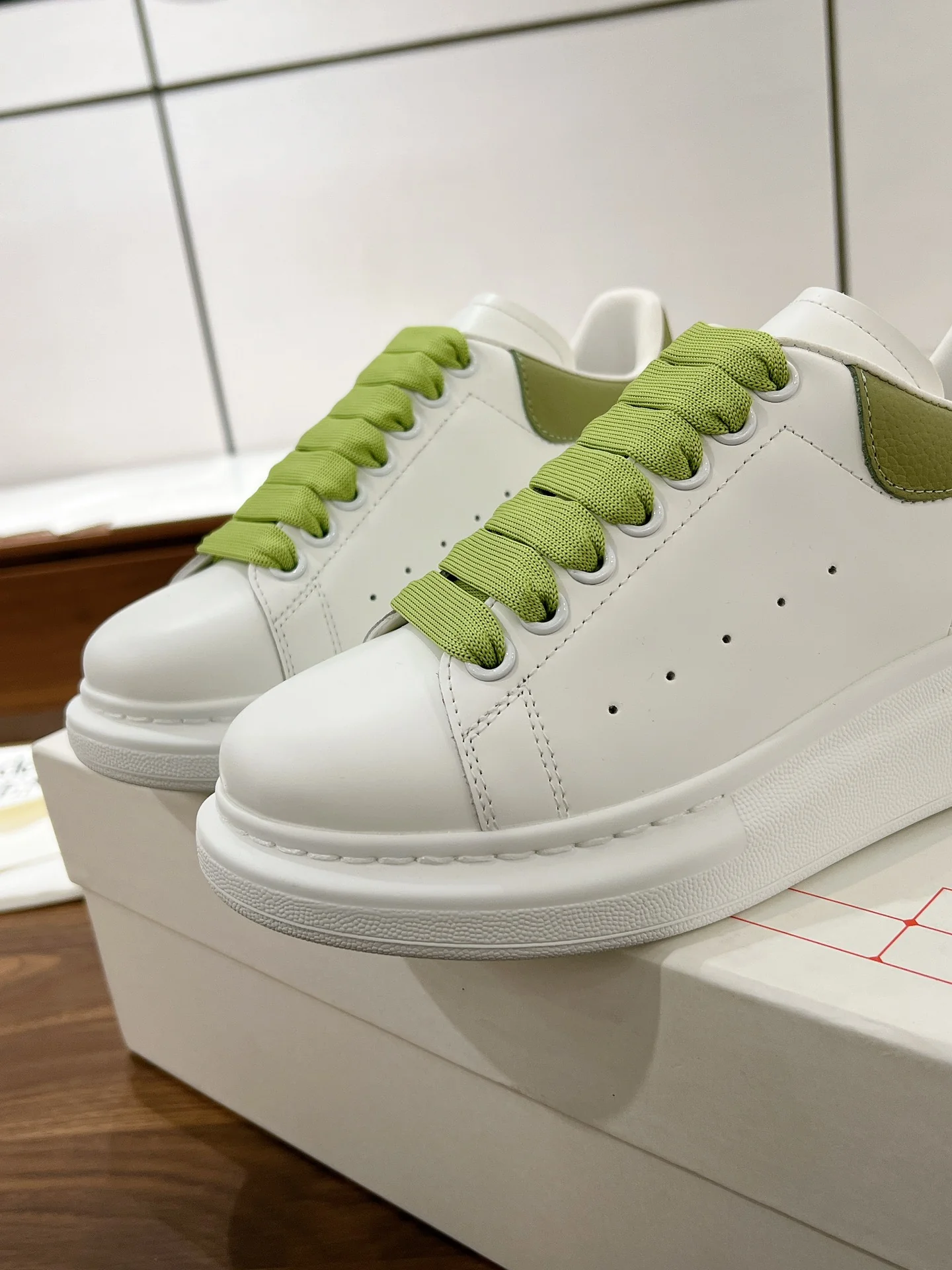 Скейтбордные кроссовки McQueen 2024 — зеленые